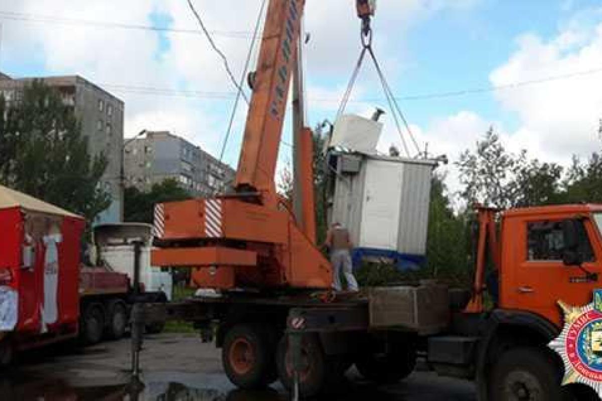 В Мариуполе демонтировали незаконно установленные киоски 