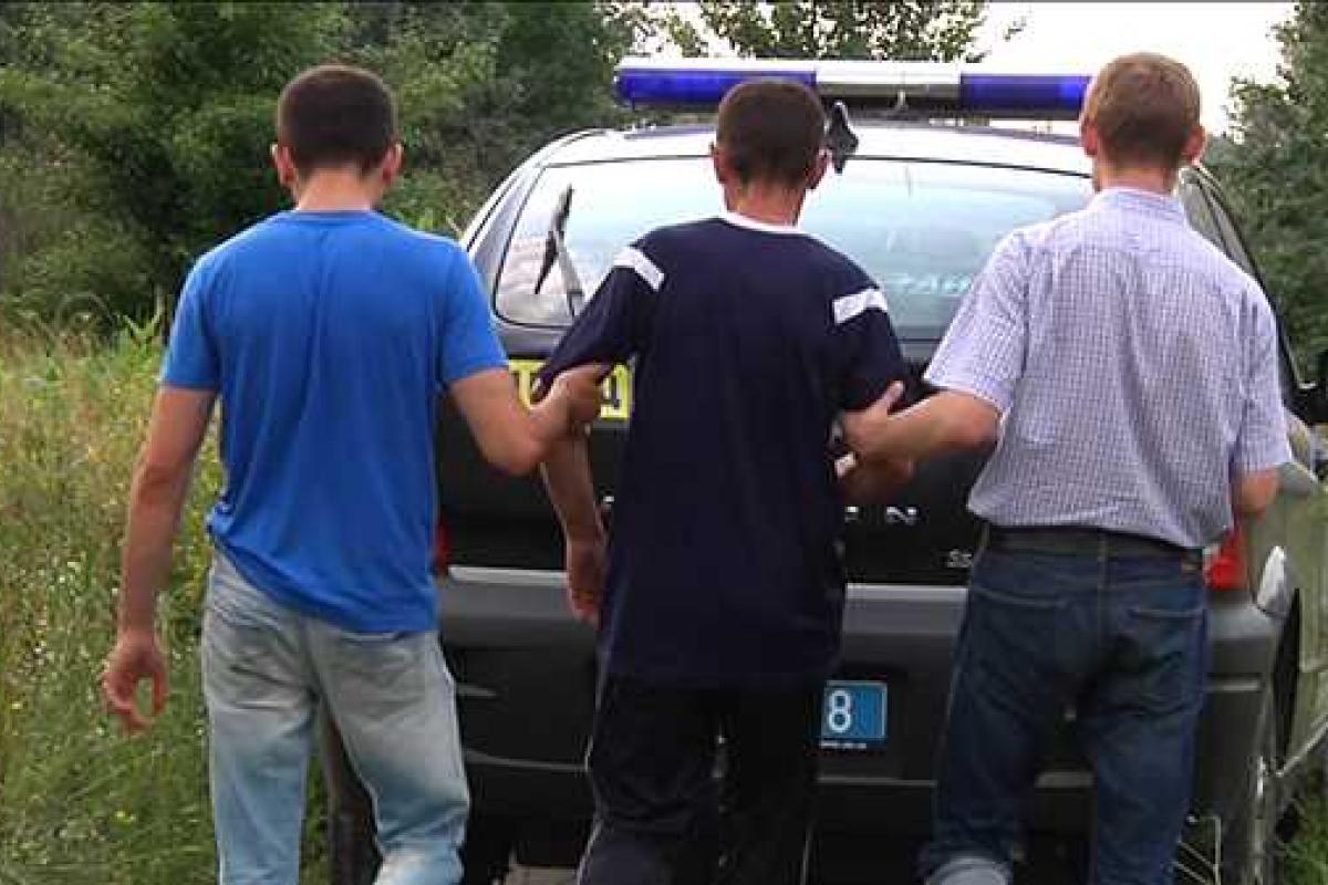 На Днепропетровщине задержали бомжа, который убил дачника молотком На Днепропетровщине задержали бомжа, который убил дачника молотком