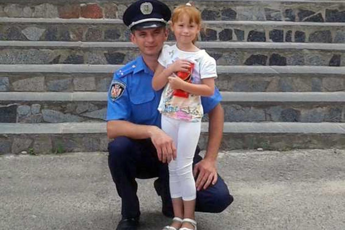 В Бердичеве милиционеры всю ночь искали пропавшую 5-летнюю девочку В Бердичеве милиционеры всю ночь искали пропавшую 5-летнюю девочку