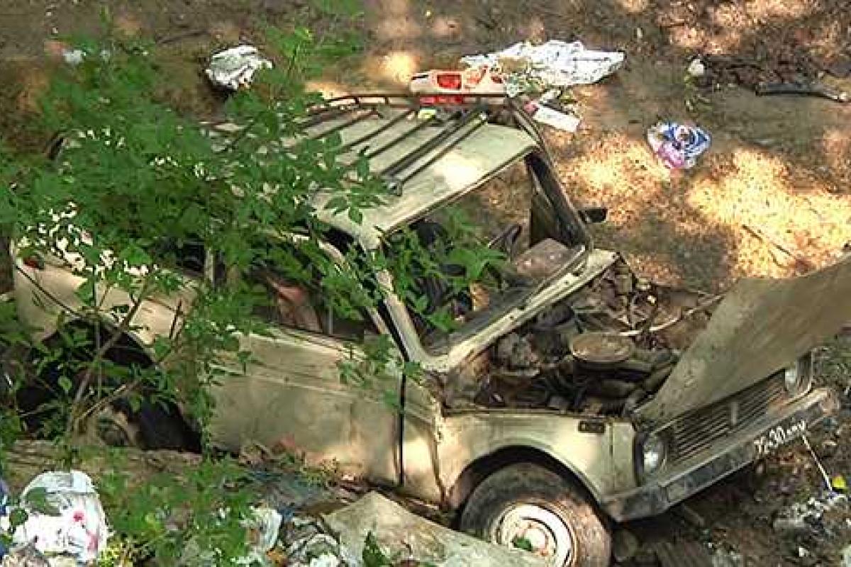 В Днепропетровске, взятый в заложники мужчина, на ходу выпрыгнул из авто