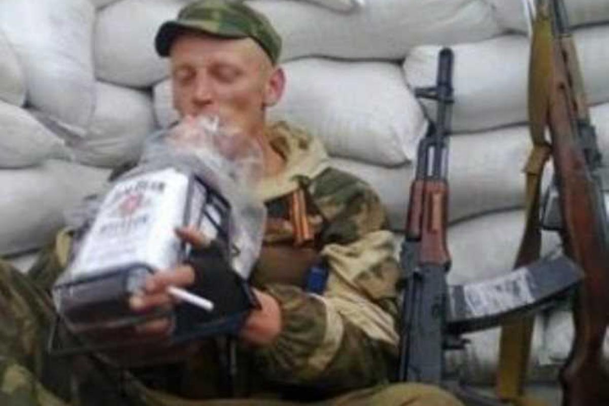 В Луганске пьяный боевик запустил в своего собутыльника гранатой В Луганске пьяный боевик запустил в своего собутыльника гранатой