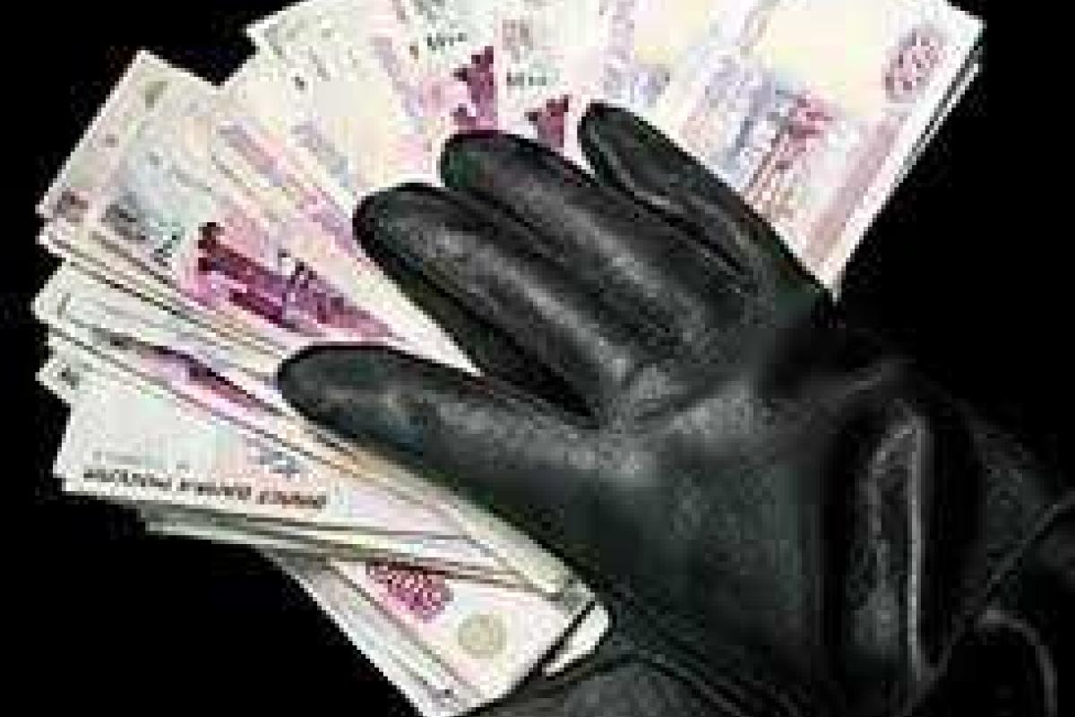 18-летняя тернопольчанка обокрала водителя, который бесплатно подвез ее в Киев 18-летняя тернопольчанка обокрала водителя, который бесплатно подвез ее в Киев