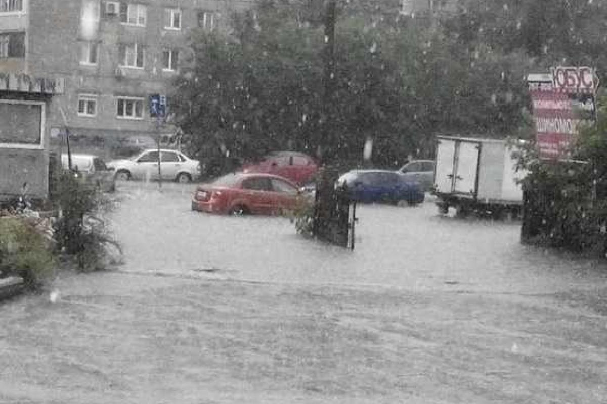 Стихия продолжает бушевать в России: еще один город ушел под воду