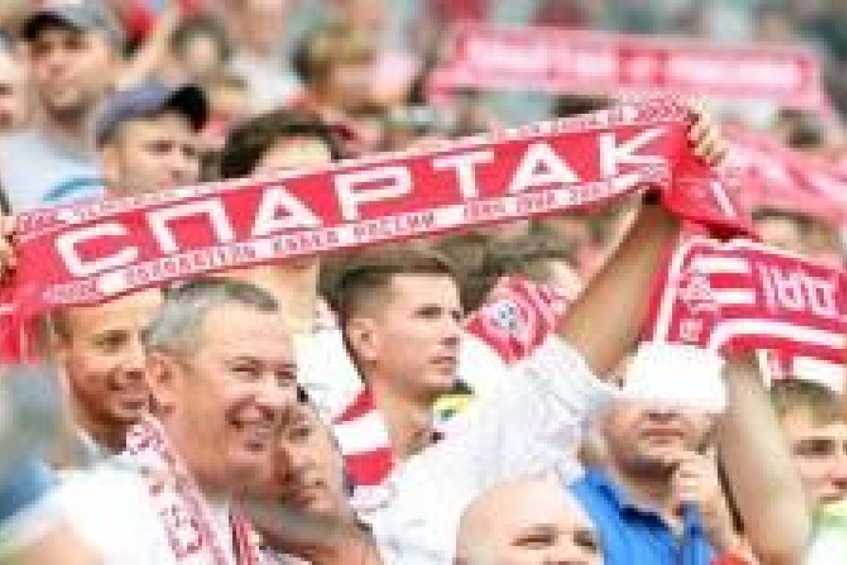 Фанаты московского "Спартака" собрали деньги для украинской армии 