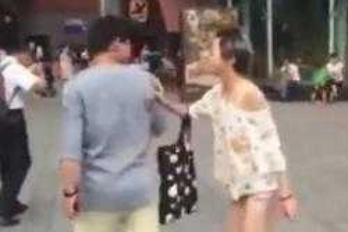 Эмоциональные китайцы, познакомившиеся в сети, подрались при реальной встрече