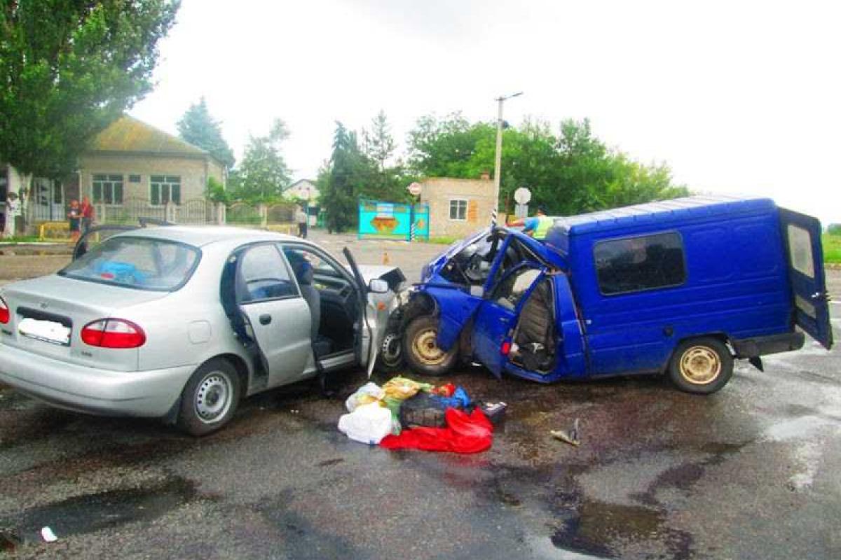 В Запорожской области в ДТП один человек погиб и еще семеро получили травмы