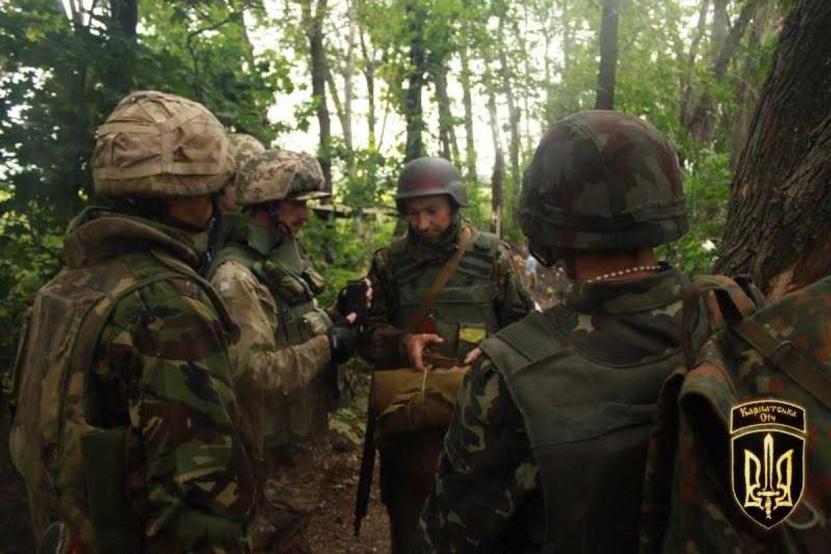 Возле Донецкого аэропорта всю ночь шел бой между бойцами «Карпатской Сечи» и террористами