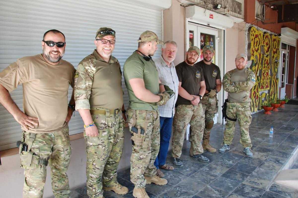 Бойцы "Азова" воюют за Родину, в Европе такого уже нет, - депутат Европарламента