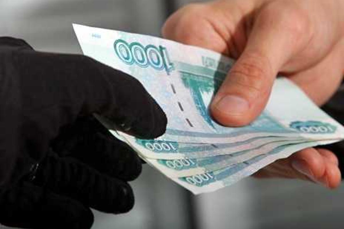 В Одессе задержали троих вымогателей, которые требовали у следователя 10 тысяч долларов 