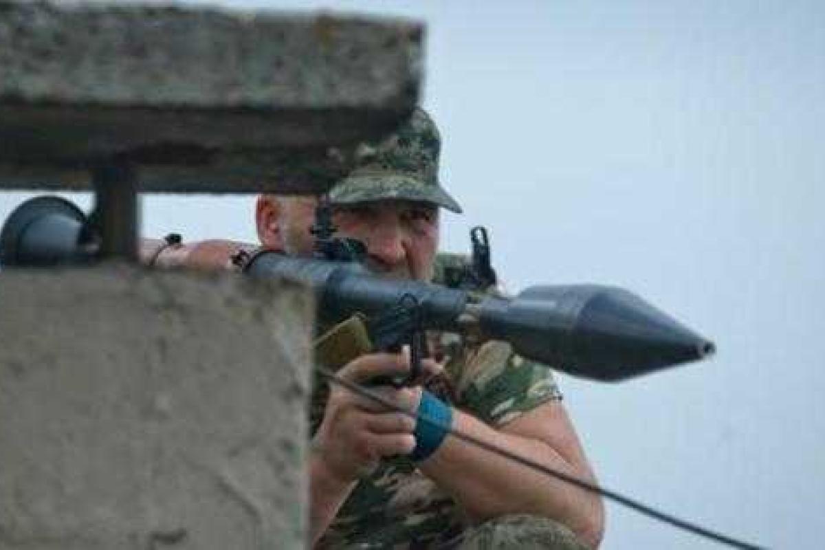 Во время минометного обстрела г. Золотое-4 ранен местный житель Во время минометного обстрела г. Золотое-4 ранен местный житель