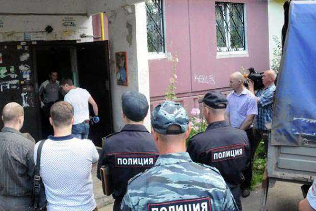 Отца, который убил и расчленил собственных детей оставили под арестом до октября