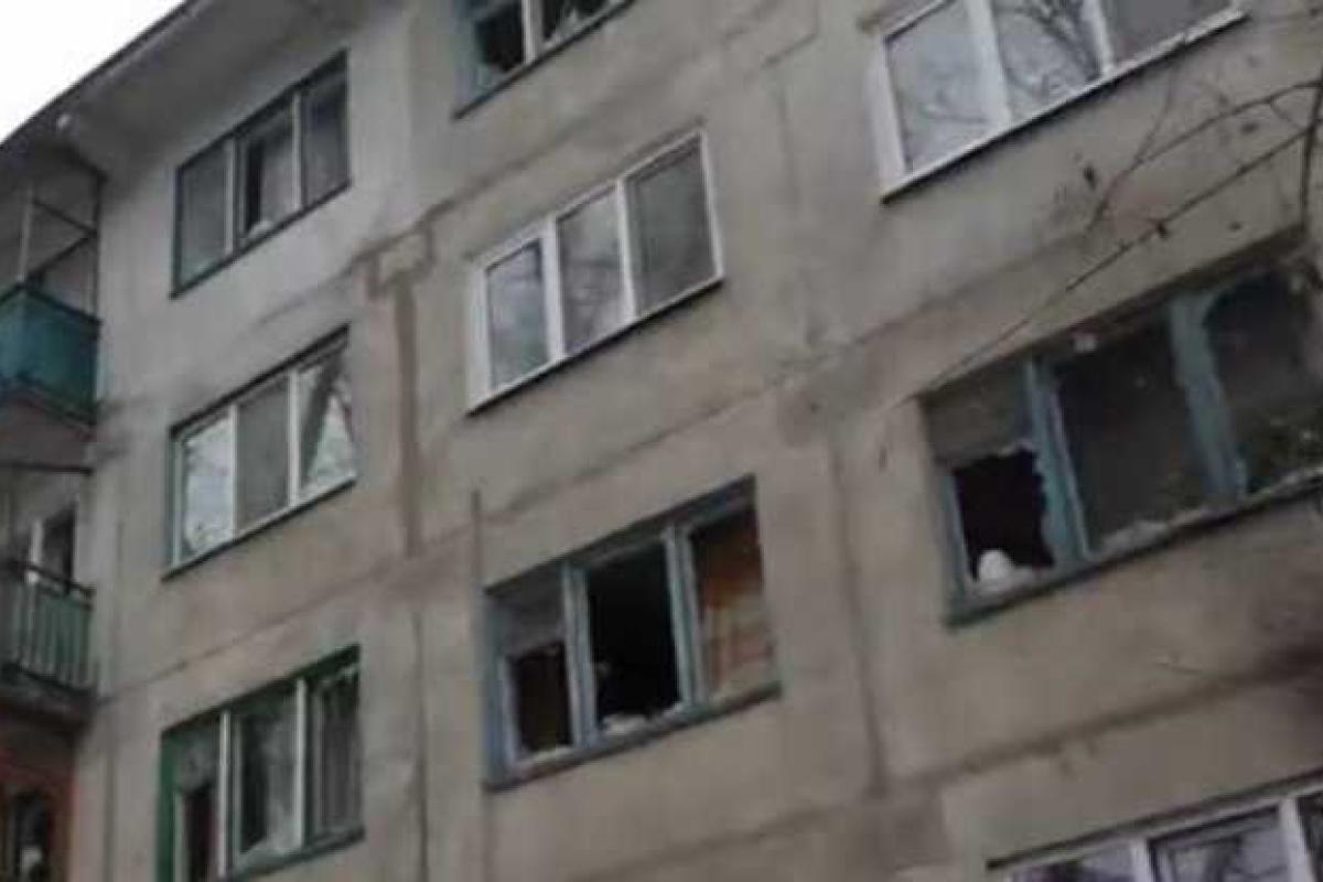 Террористы обстреляли Авдеевку, ранены трое