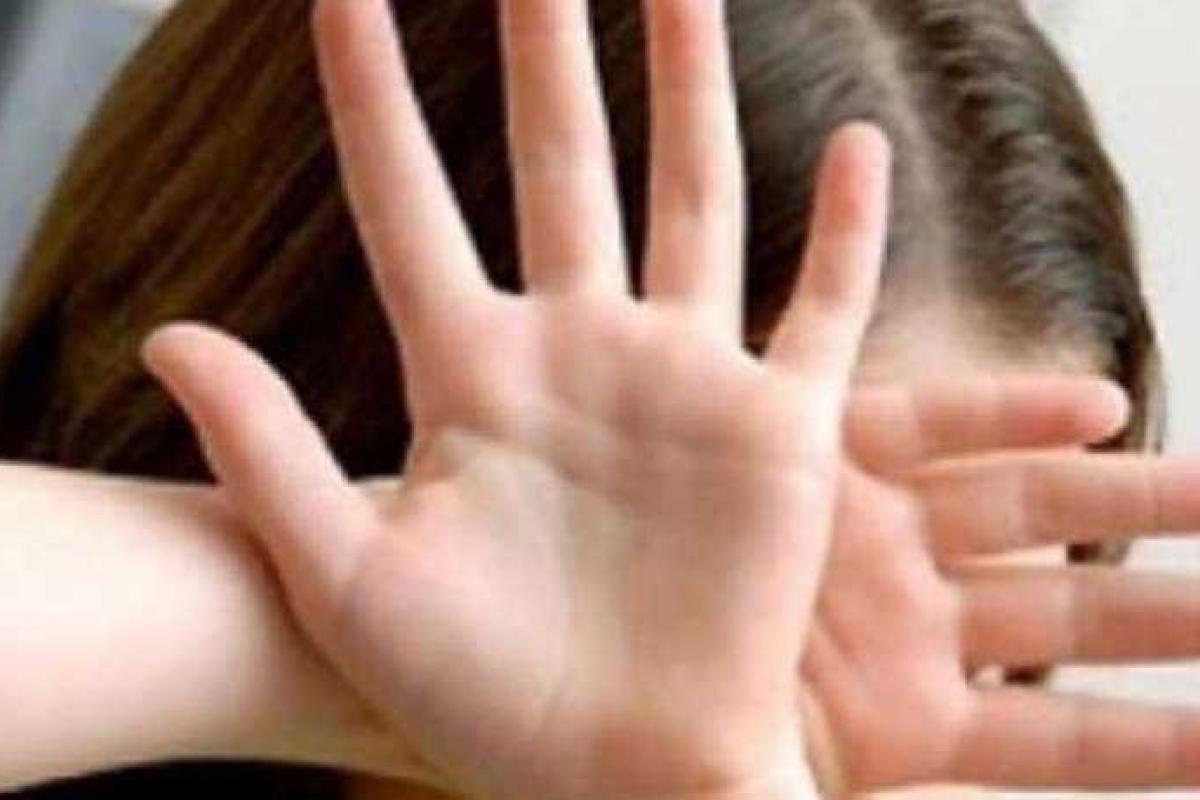 В Донецкой области трое парней насиловали 11-летнюю девочку В Донецкой области трое парней насиловали 11-летнюю девочку