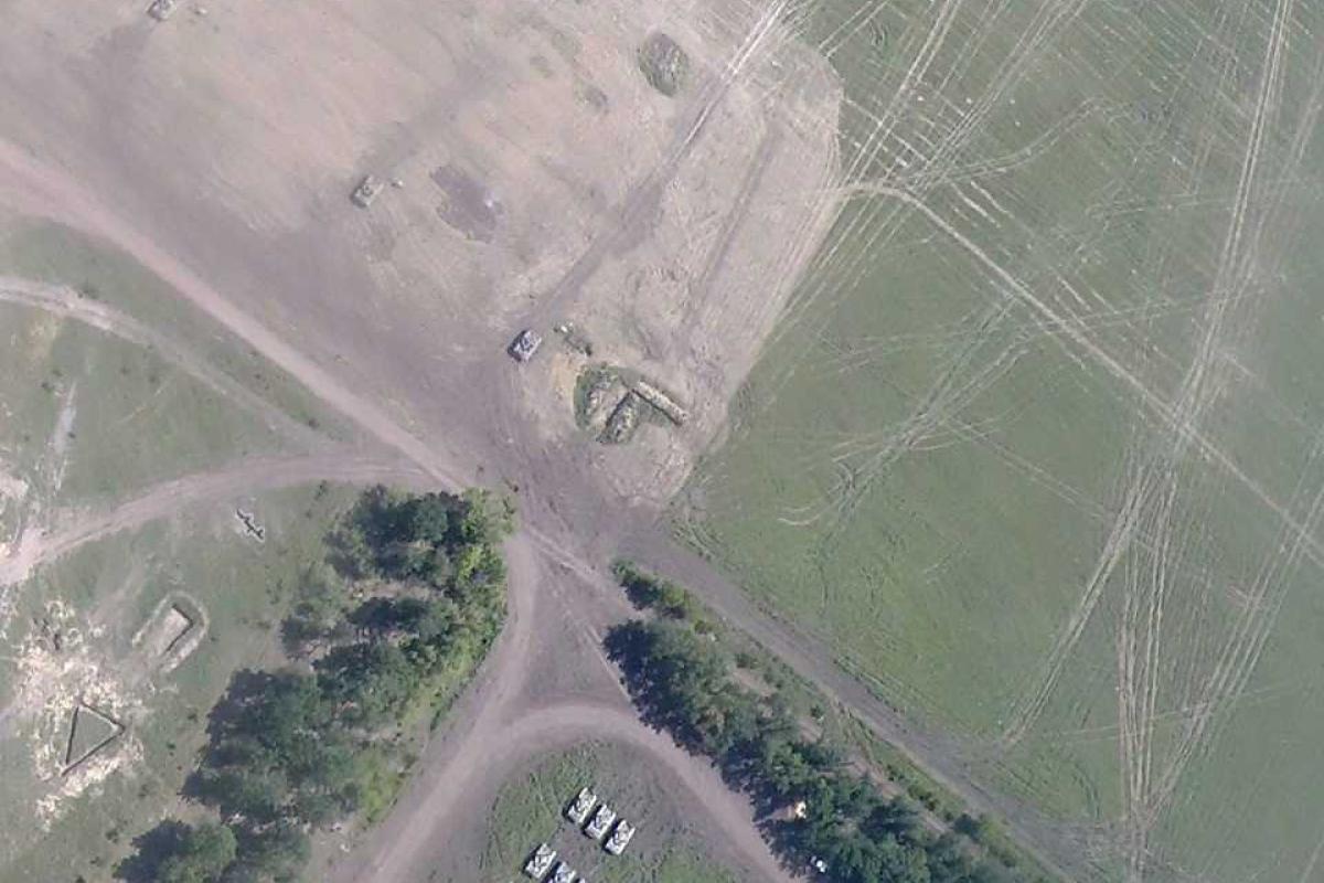 Беспилотник заснял полигон боевиков, где проходят тренировки Беспилотник заснял полигон боевиков, где проходят тренировки