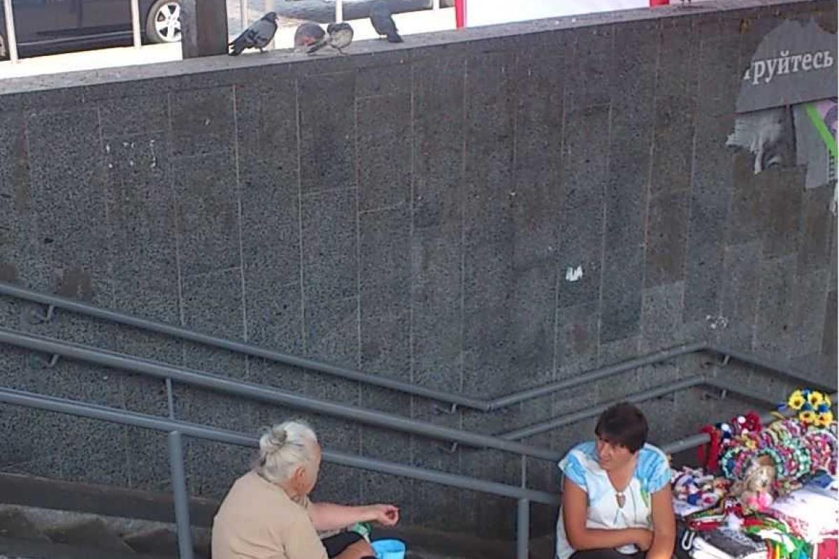 В Киеве просит милостыню переселенка, это первые сигналы серьезной проблемы, - Донбасс SOS