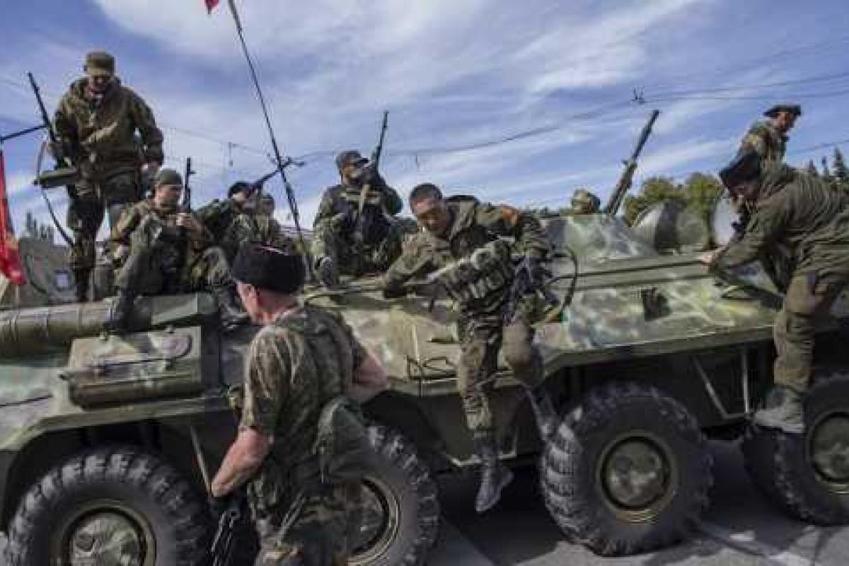 Технику и живую силу рашистов выводят из Дебальцево, - боец Технику и живую силу рашистов выводят из Дебальцево, - боец