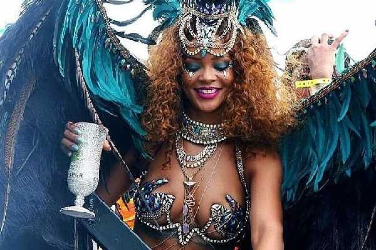 Рианна разделась для карнавала