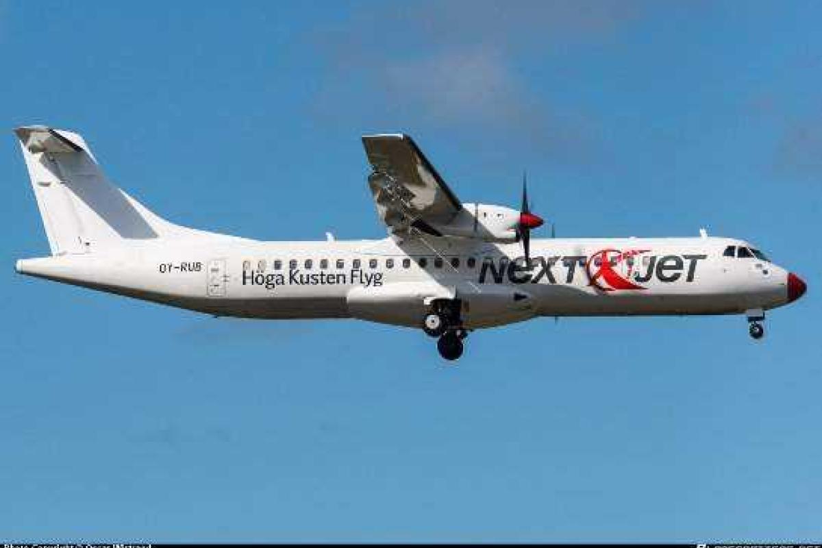 Пилот при помощи топора «выковырял» пьяного пассажира, который закрылся в туалете