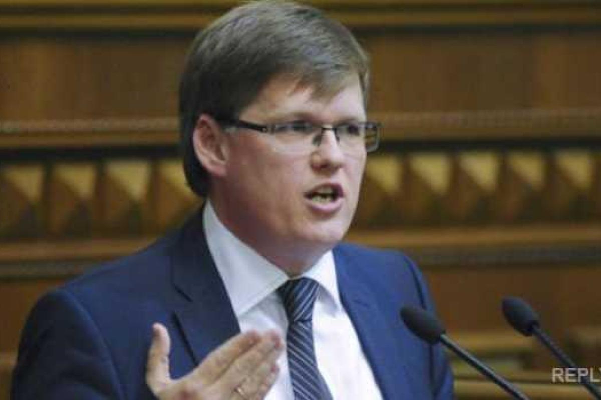 Розенко резко прокомментировал инициативу Абромавичуса отказаться от трудовых книжек Розенко резко прокомментировал инициативу Абромавичуса отказаться от трудовых книжек