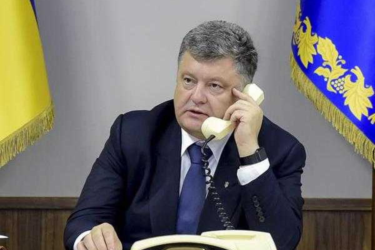 Порошенко неожиданно созвал на сегодня военный кабинет СНБО, - Яценюк Порошенко неожиданно созвал на сегодня военный кабинет СНБО, - Яценюк