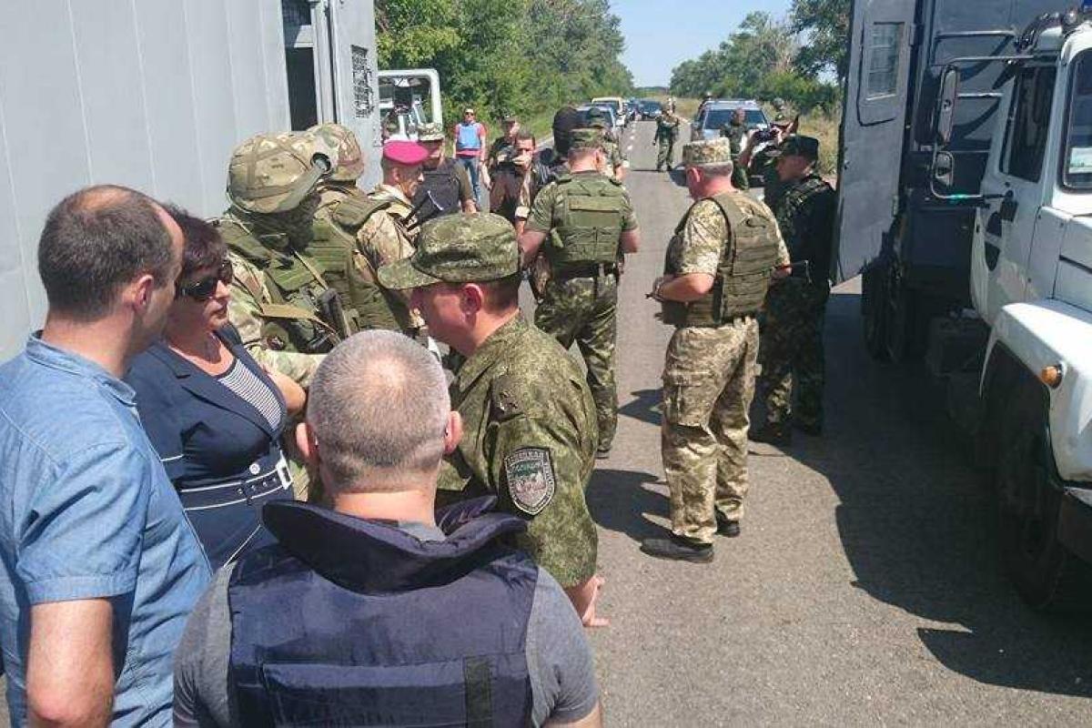 Боевики "ДНР" передали Украине 20 заключенных из донецкого СИЗО