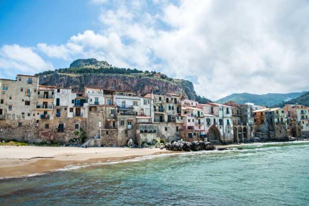 В курортной зоне Италии продают дома за 1 евро В курортной зоне Италии продают дома за 1 евро