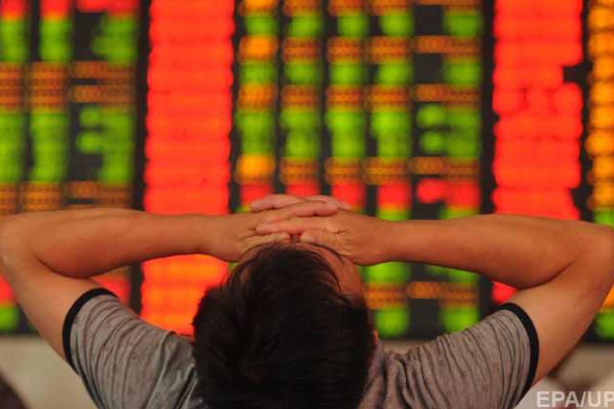 Фондовый рынок Китая снова обвалился  Фондовый рынок Китая снова обвалился