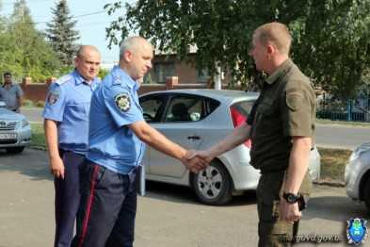 Жители Сартаны попросили главу милиции Донетчины Аброськина повлиять на торговлю спиртным военным