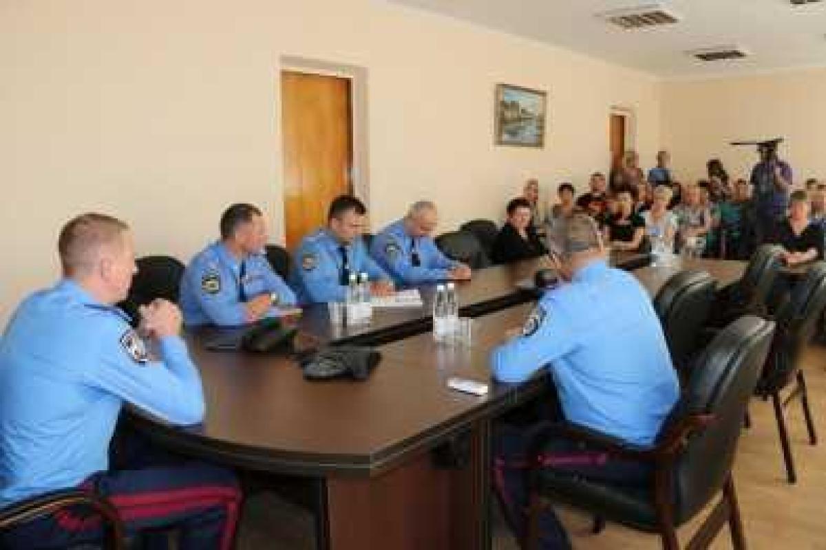 Родственники погибших на Донбассе милиционеров Донетчины не могут поделить деньги Родственники погибших на Донбассе милиционеров Донетчины не могут поделить деньги