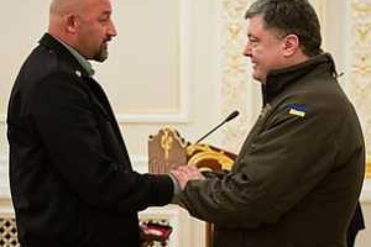 А. Мочанов заявил, что вернет президенту Порошенко орден Богдана Хмельницкого