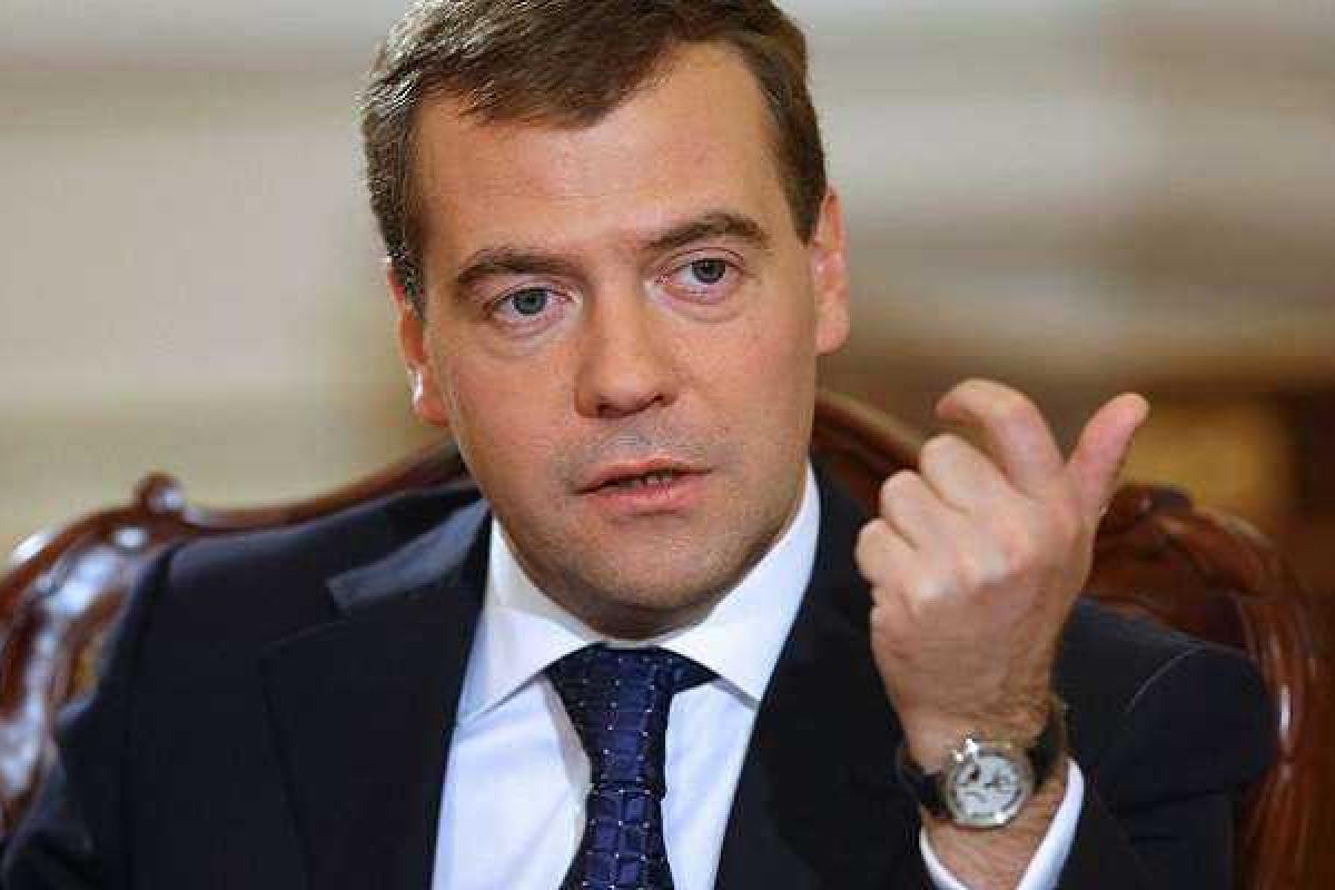 Медведев хочет разместить на Курилах войска РФ Медведев хочет разместить на Курилах войска РФ