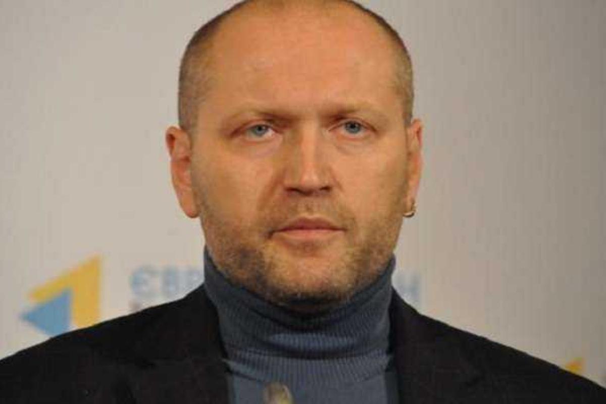 Изменения в Конституцию необходимо принимать на общенациональном референдуме, - нардеп