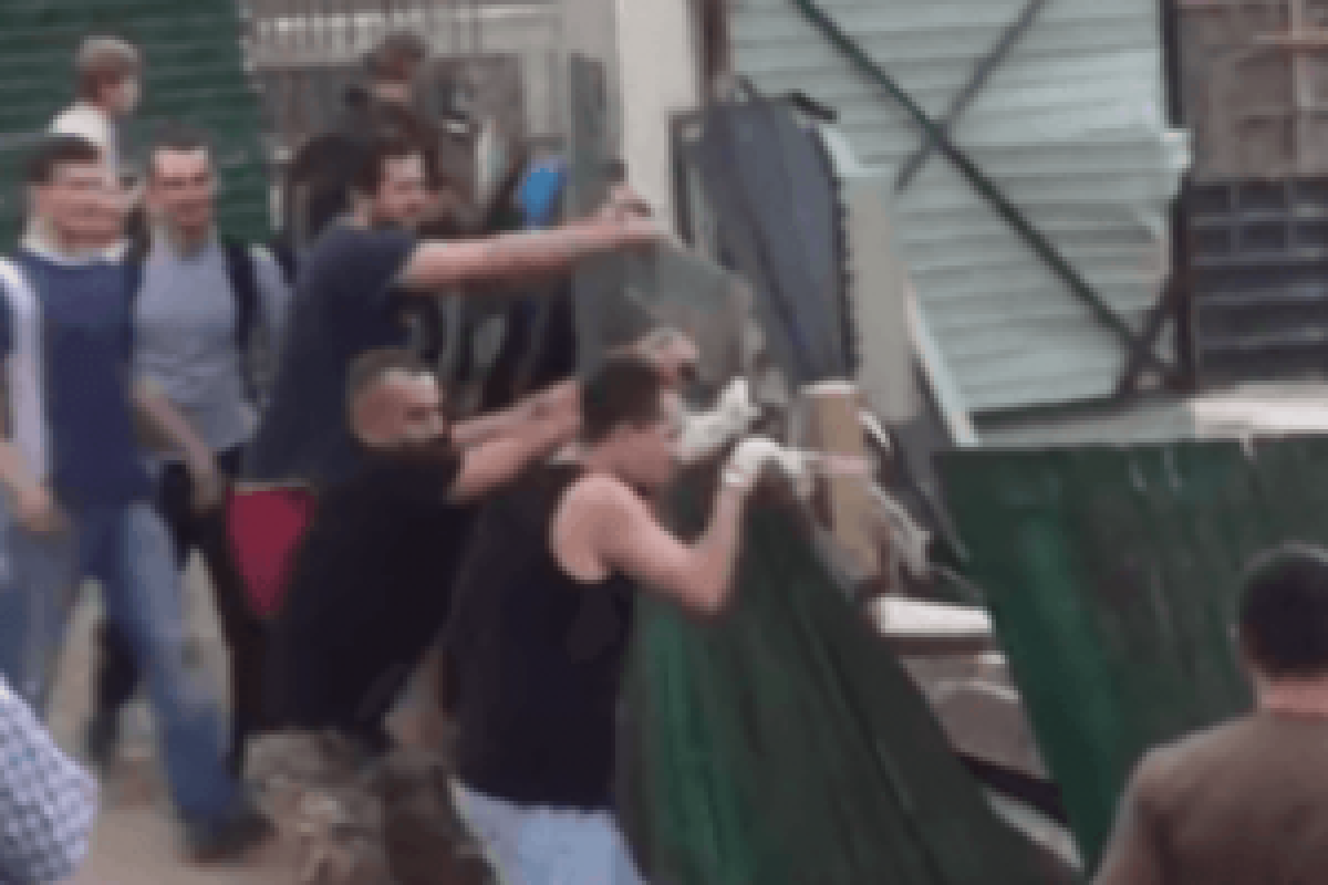 В Киеве произошло столкновение активистов и «титушек»