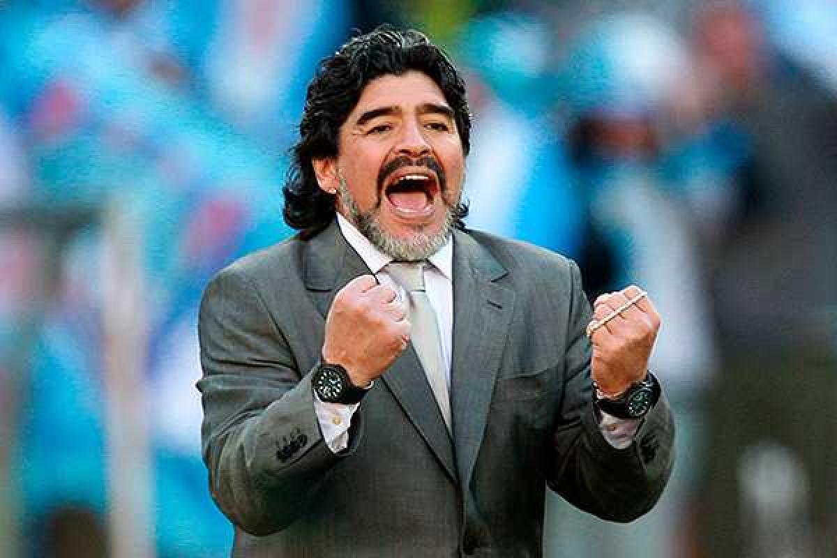 Марадона решил затаскать по судам бывшую жену Марадона решил затаскать по судам бывшую жену