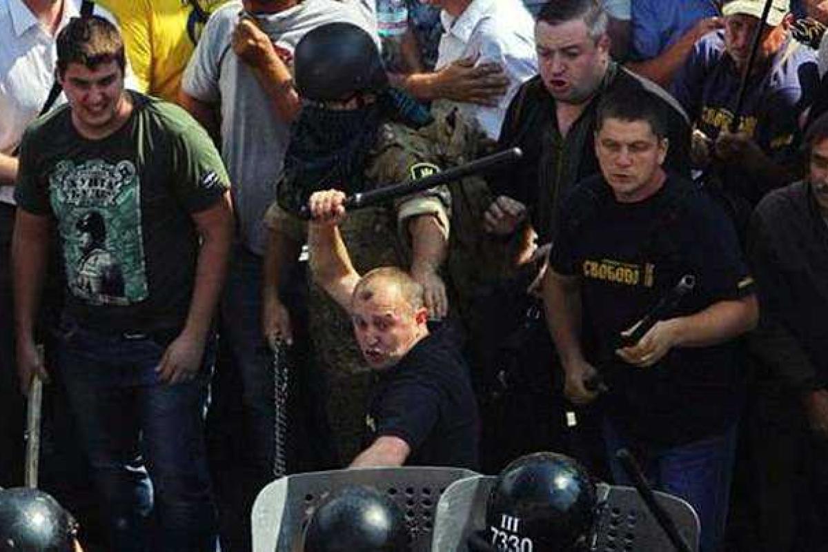 Среди тех, кто избивал нацгвардейцев, опознали автора закона о Национальной гвардии