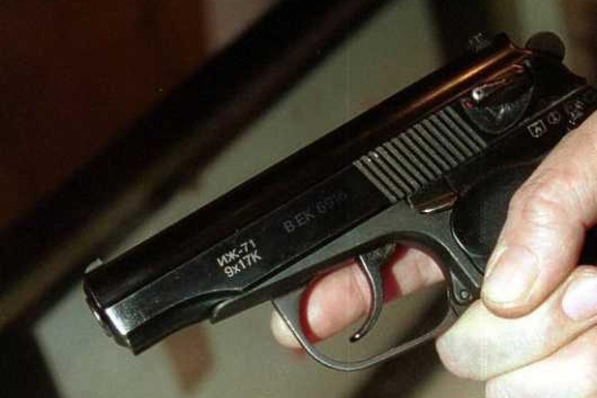 В Петербурге пенсионер 4 раза выстрелил себе в голову и остался жив В Петербурге пенсионер 4 раза выстрелил себе в голову и остался жив