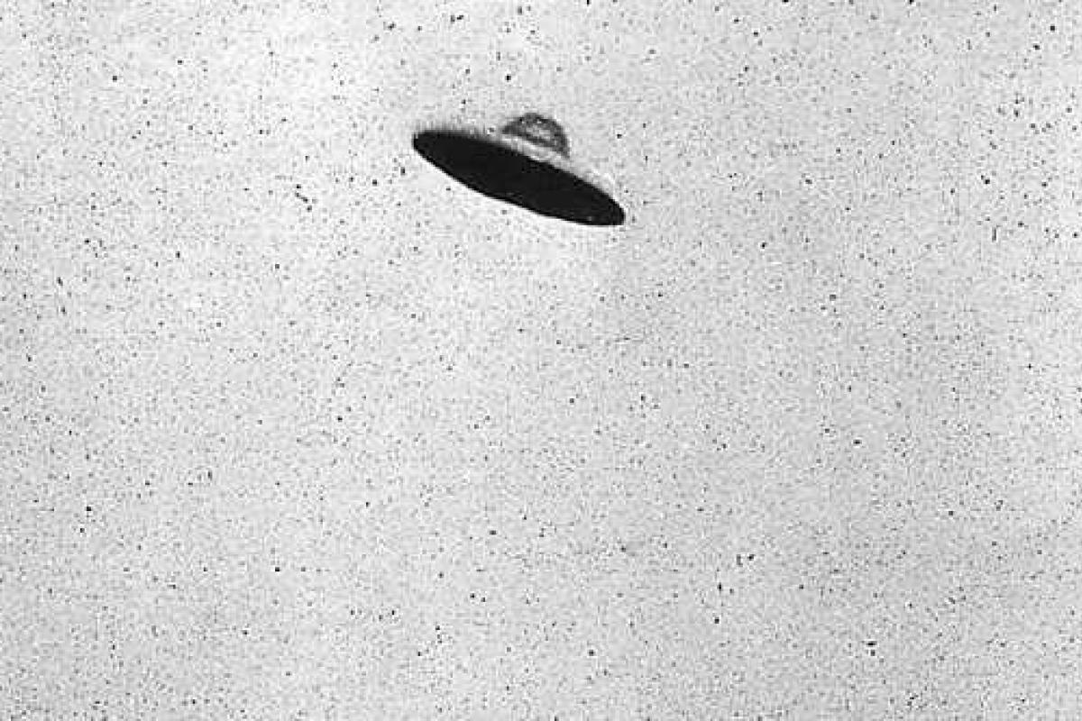 Интернет обсуждает видео с космическим кораблем над Флоридой Интернет обсуждает видео с космическим кораблем над Флоридой