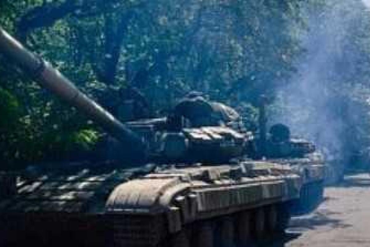 Колонну ВС РФ на границе с Россией атаковали "неизвестные диверсанты" 