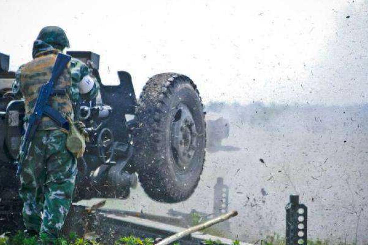 Под Волновахой идет тяжелый бой, уже погибли 3 украинских бойца Под Волновахой идет тяжелый бой, уже погибли 3 украинских бойца