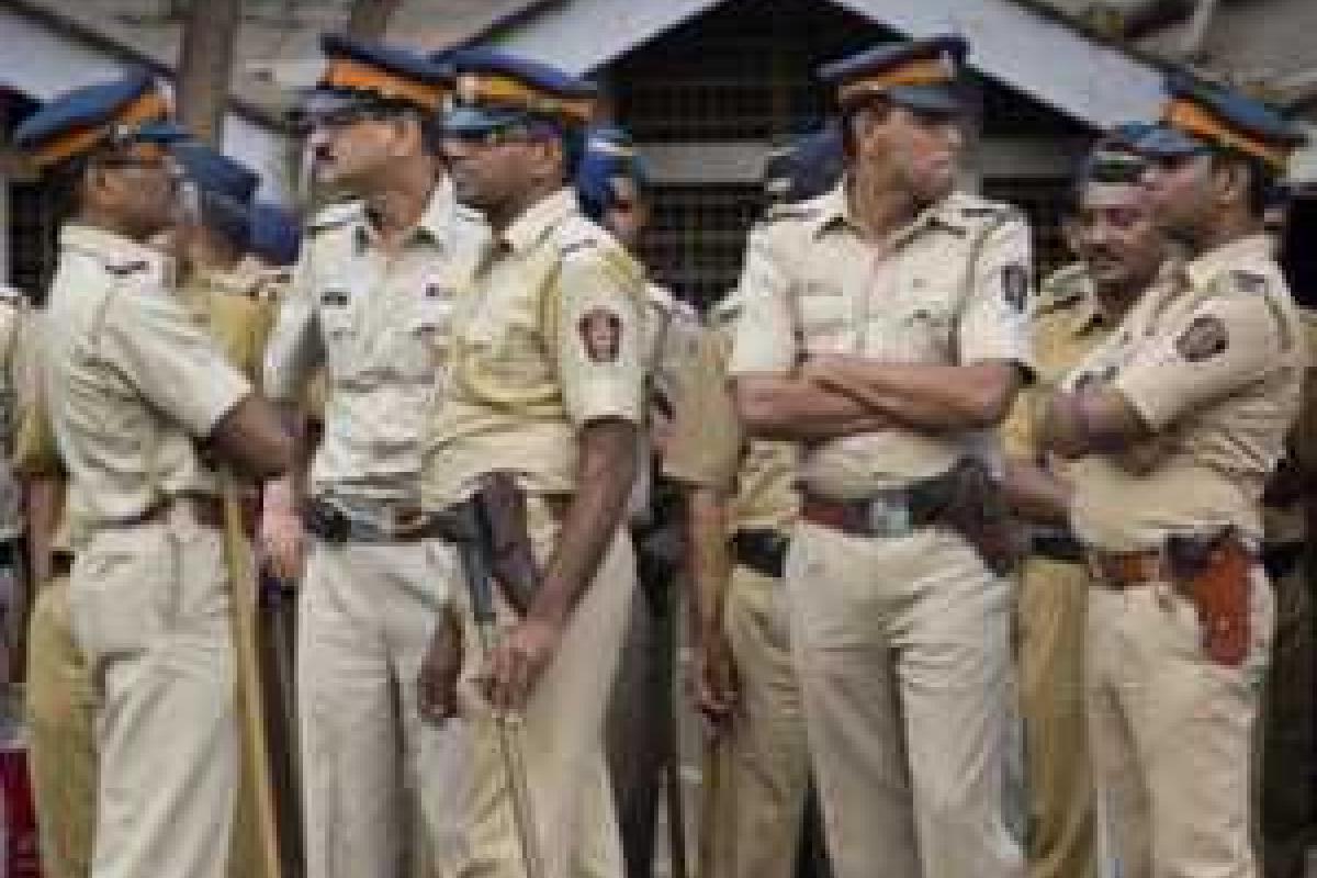 В Индии полиция сутки считала конфискованную взятку В Индии полиция сутки считала конфискованную взятку