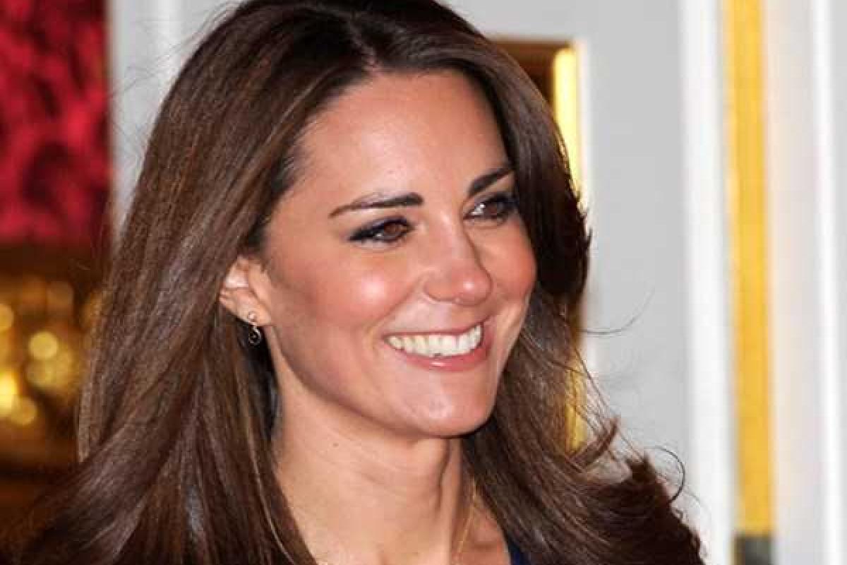 Кейт Миддлтон раскритиковали за незакрашенную седину Кейт Миддлтон раскритиковали за незакрашенную седину