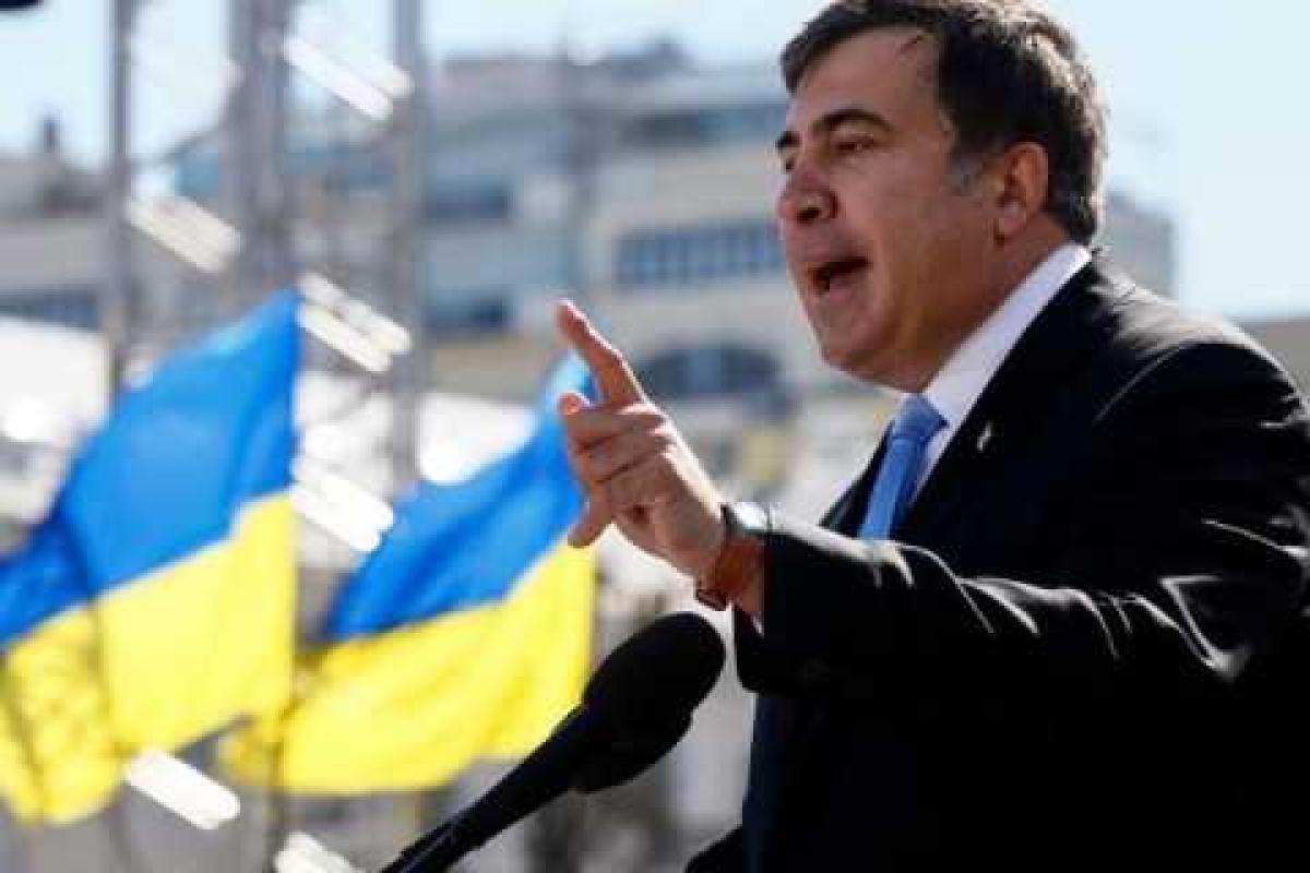 Саакашвили угрожает снести все заборы на пляжах Одессы Саакашвили угрожает снести все заборы на пляжах Одессы