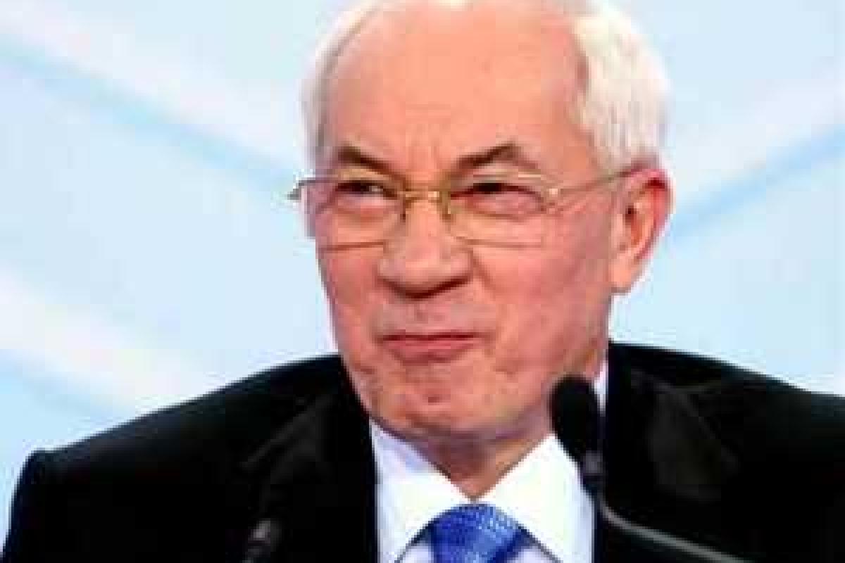 Азаров скучает по публичной жизни, - эксперт