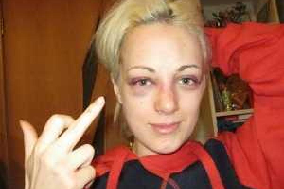 Скандальная звезда телестройки "Дом-2" вслед за Собчак зовет в стан боевиков "ДНР" Андрея Макаревича Скандальная звезда телестройки "Дом-2" вслед за Собчак зовет в стан боевиков "ДНР" Андрея Макаревича