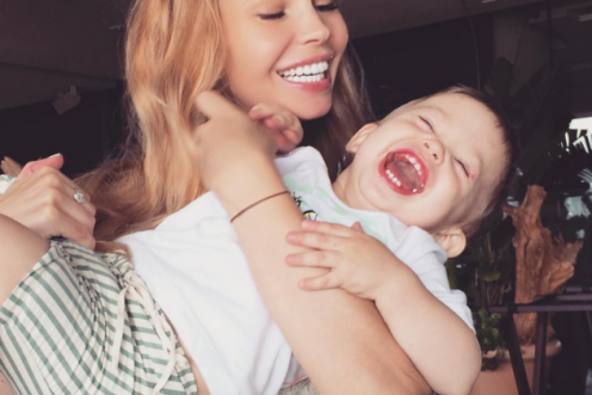 Жена Стаса Пьехи показала сына Жена Стаса Пьехи показала сына