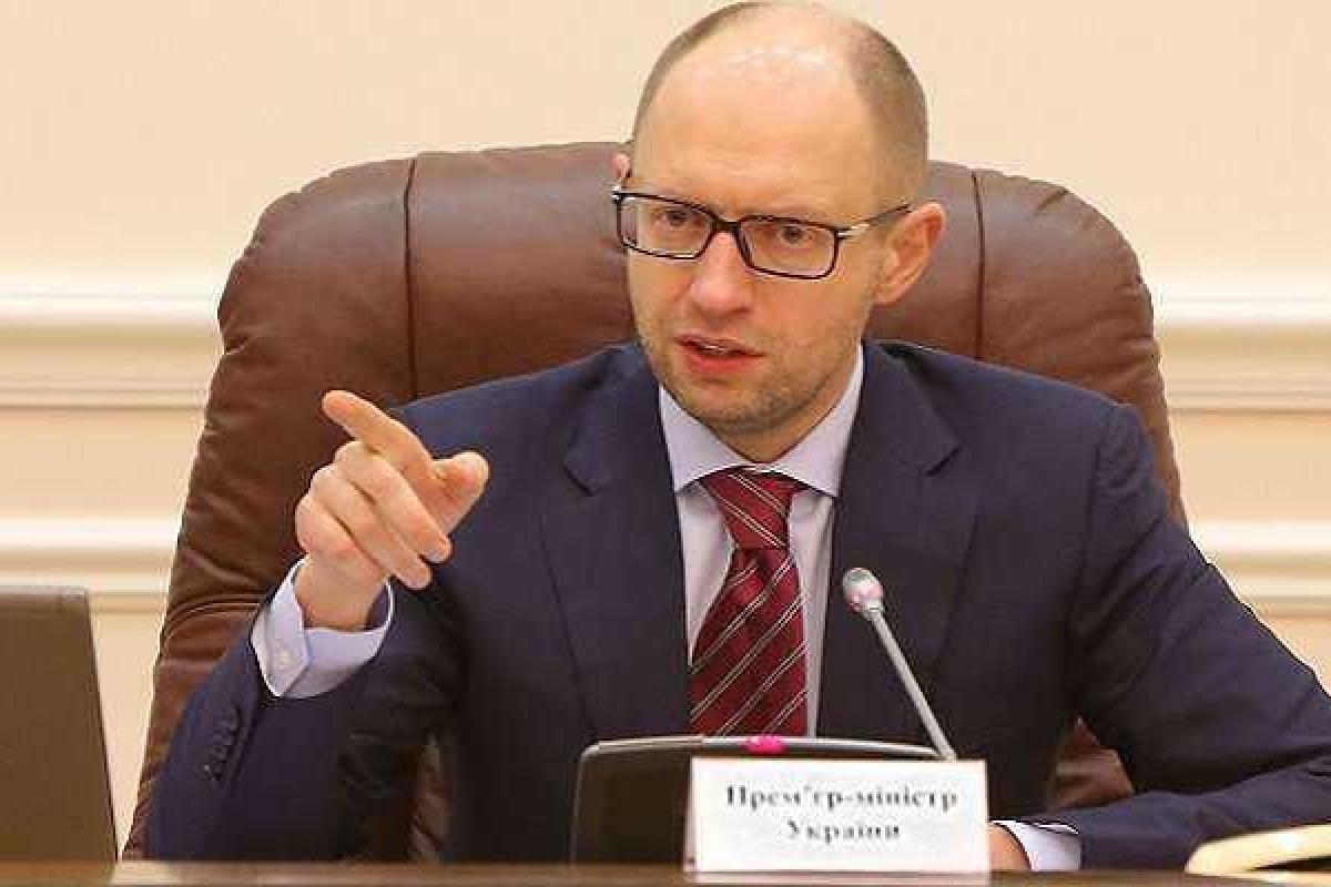 Яценюк пообещал поговорить с Порошенко по поводу повышения минимальной зарплаты Яценюк пообещал поговорить с Порошенко по поводу повышения минимальной зарплаты