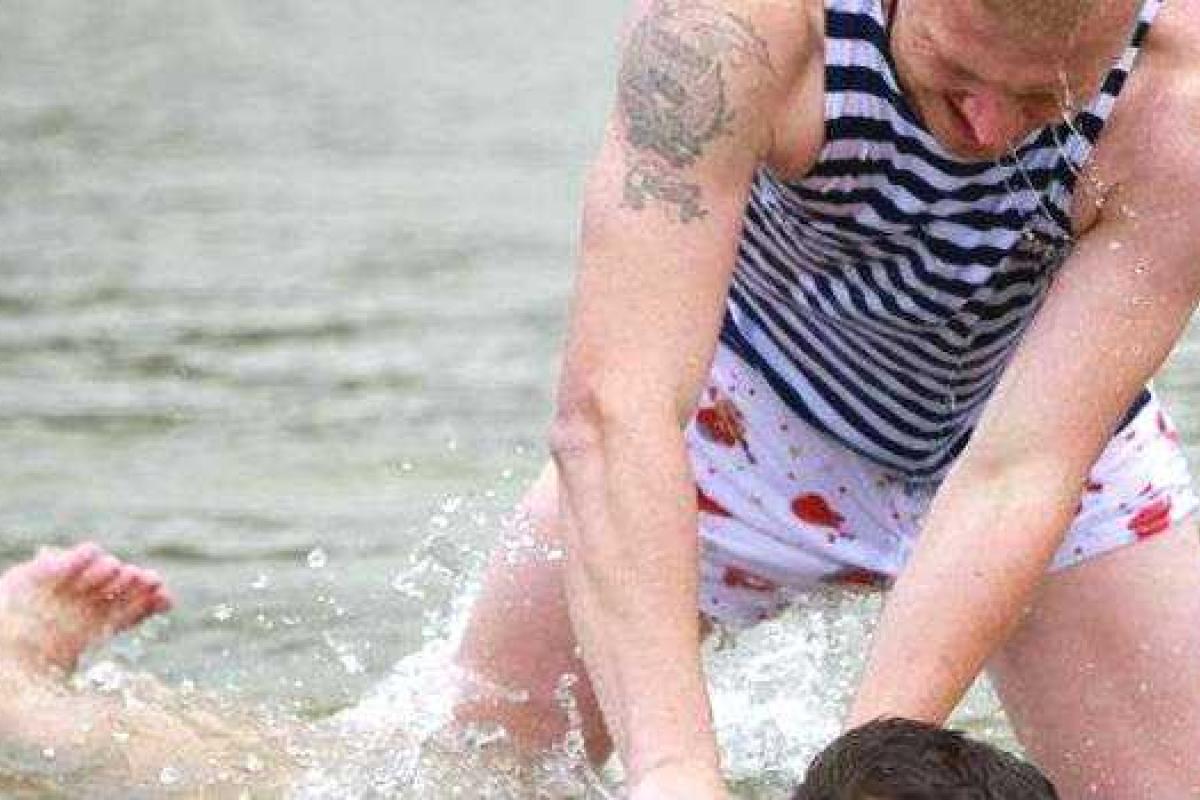 Российские десантники будут "разбираться" с геями в день ВДВ