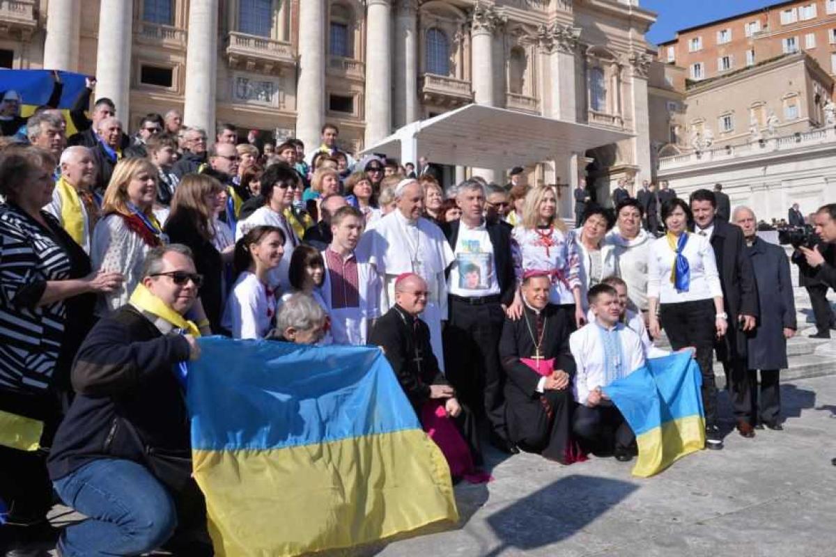 Папа Римский молится за Украину