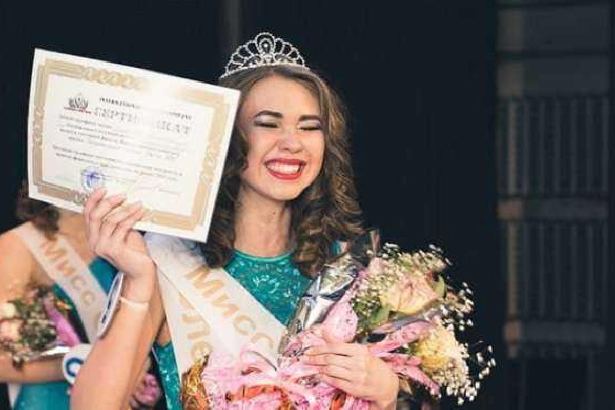 Девственница, участвующая в российском конкурсе красоты, оказалась проституткой Девственница, участвующая в российском конкурсе красоты, оказалась проституткой