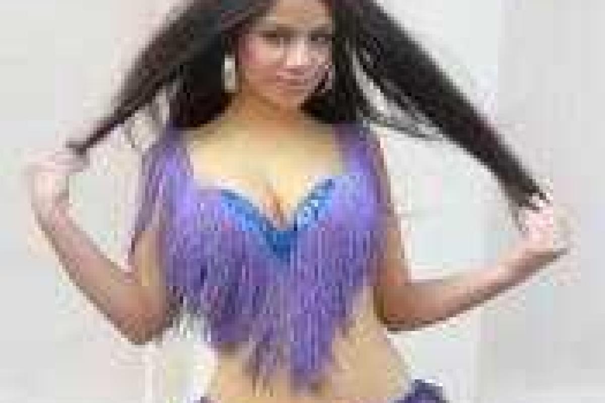 В Северной Осетии певицу Бьянку едва не убили за откровенный танец В Северной Осетии певицу Бьянку едва не убили за откровенный танец